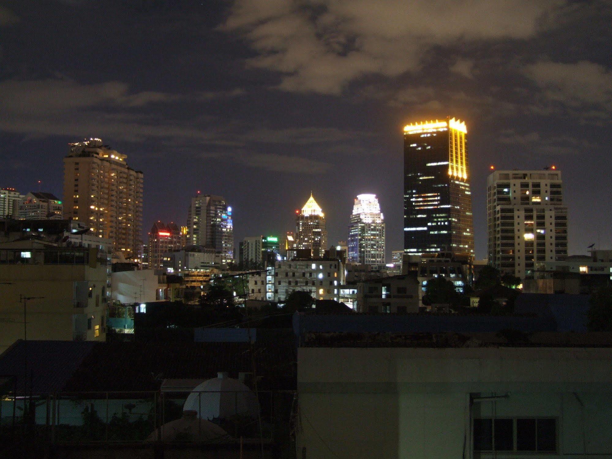 The Boss'S Place Sathorn Банкок Екстериор снимка